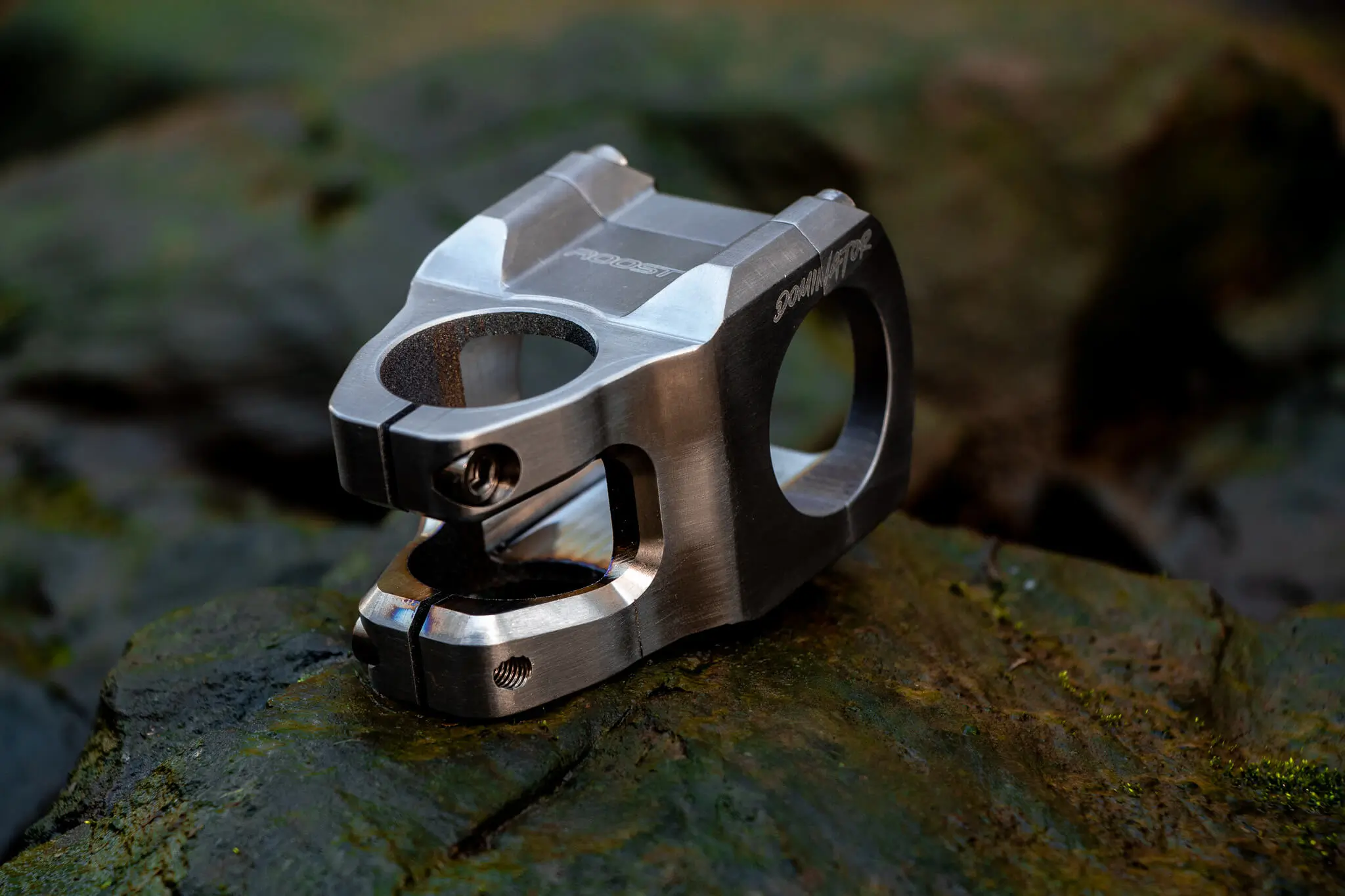 Roost Dominator Titanium Stem right side on rocks